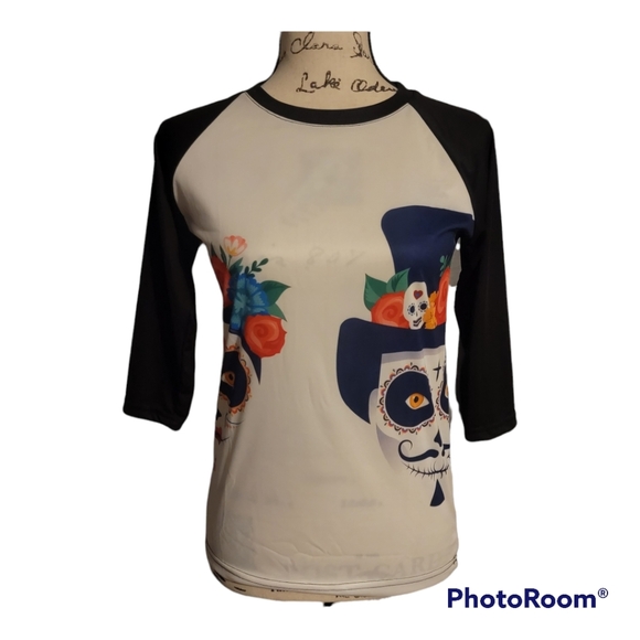 Women's SKULL Tshirt - Picture 2 of 15